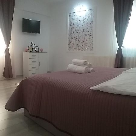 Apartament Liliac Boekarest Buitenkant foto