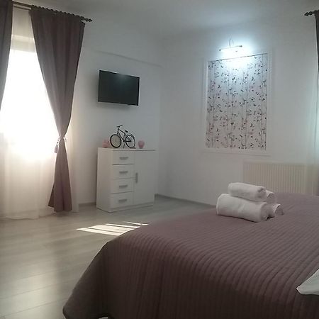 Apartament Liliac Boekarest Buitenkant foto