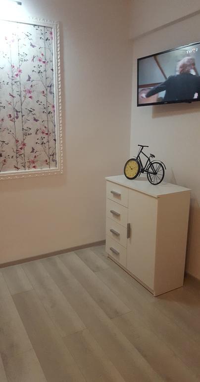 Apartament Liliac Boekarest Buitenkant foto